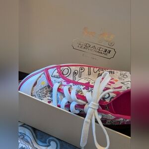 Coach Women's Poppy 8.5 Sz Gym Shoes NOB